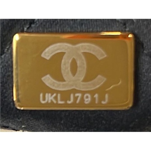 CHANEL 22 Bag Small - Picture 6 of 6